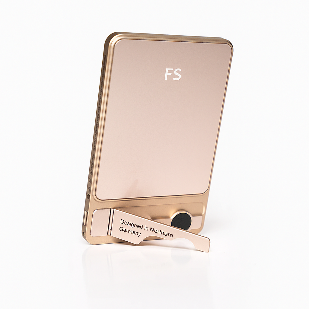 NordCharge - magnetic power bank with overheating protection