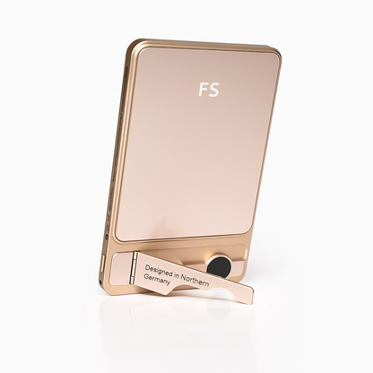 NordCharge - magnetic power bank with overheating protection